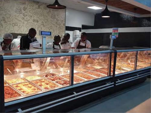 Deli display units – Curved and Square-HMR heated cabinets-Refrigeration display-cold storage-shopfitting solutions-bakery display solutions